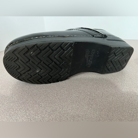 Dansko Women’s Professional Clogs, Regular Width, Size 38 (US size 7.5-8) - Picture 3 of 13